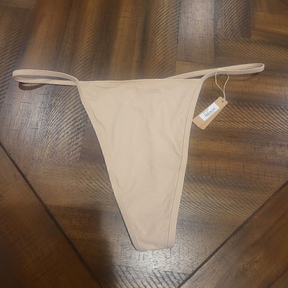 SKIMS Mica Thong 4X Nude Color